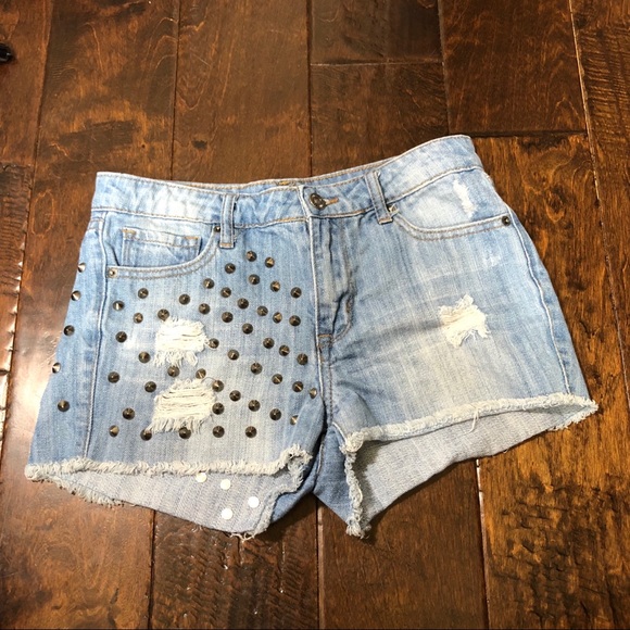 Forever 21 Studded Distressed Mini Shorts 26 - Picture 1 of 3